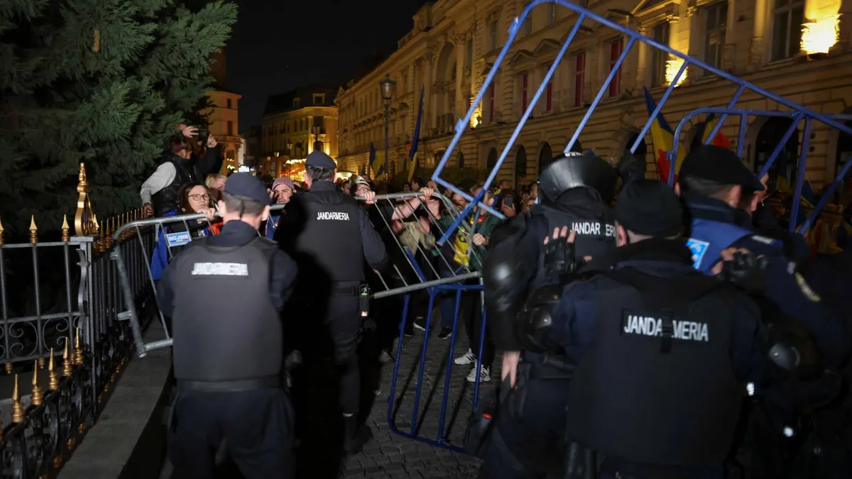 Rețineri după protestele din Centrul Vechi (sursa: Inquam Photos/George Călin)