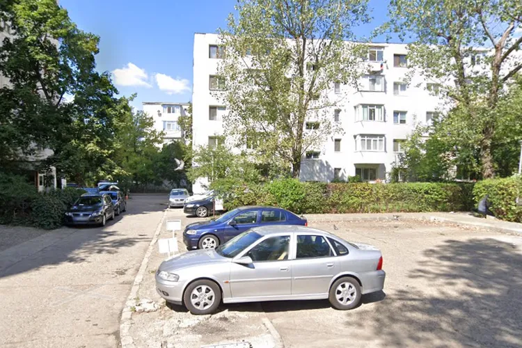 Strivită și ucisă de o mașină pe o alee dintre blocuri: doi ani cu suspendare
