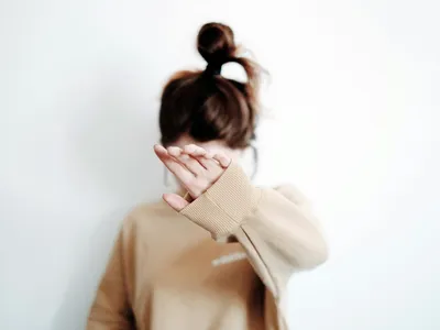 Ordin de protecție ignorat, femeie agresată (sursa: Pexels/Vie Studio)