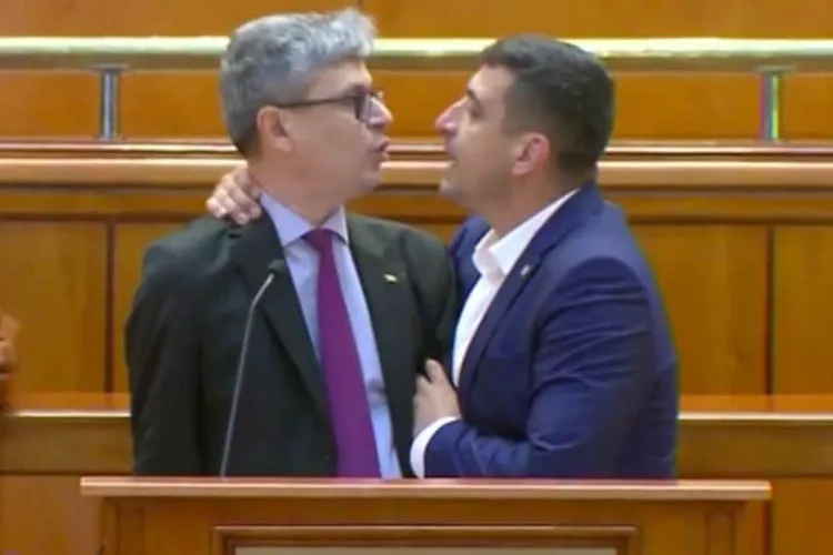 Simion l-a luat de gât pe Virgil Popescu Foto: captură video