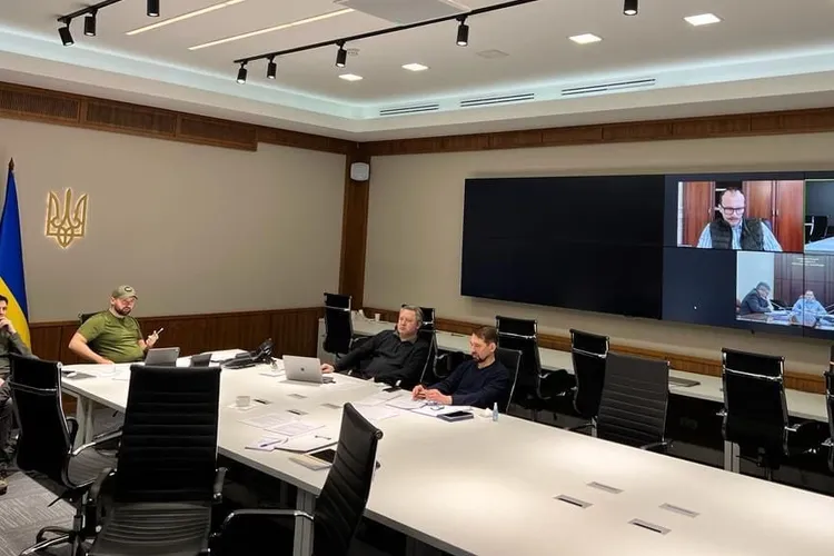 Rușii pretextează că negociază, dar omoară (sursa: Twitter/Mihailo Podolyak)