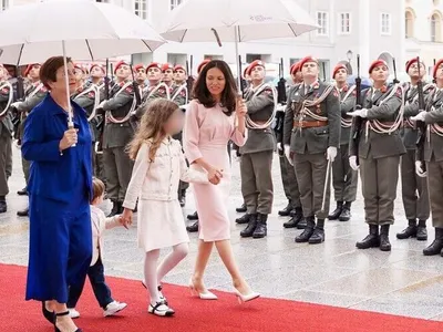 Moda românească, purtată la nivel prezidențial (sursa: ziaruldeiasi.ro)