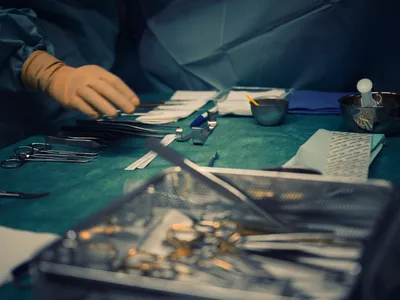 Un polițist s-a operat de cancer într-un spital privat, Poliția refuză să-i deconteze 75.000 de lei