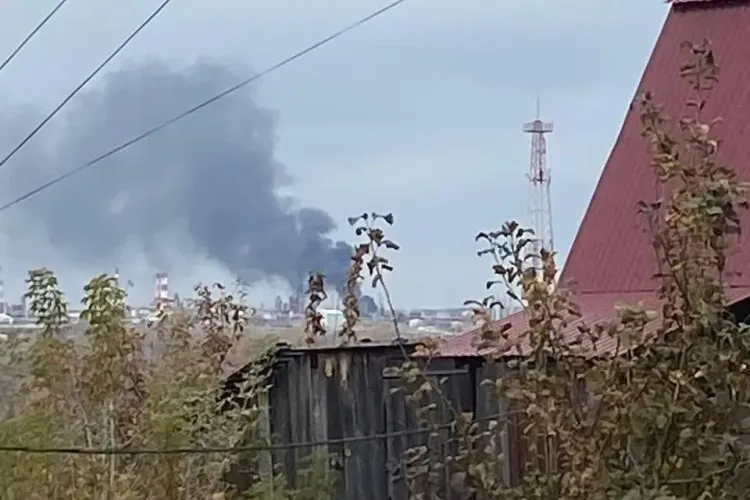 Rafinărie rusă atacată de drone ucrainene (sursa: SBU)