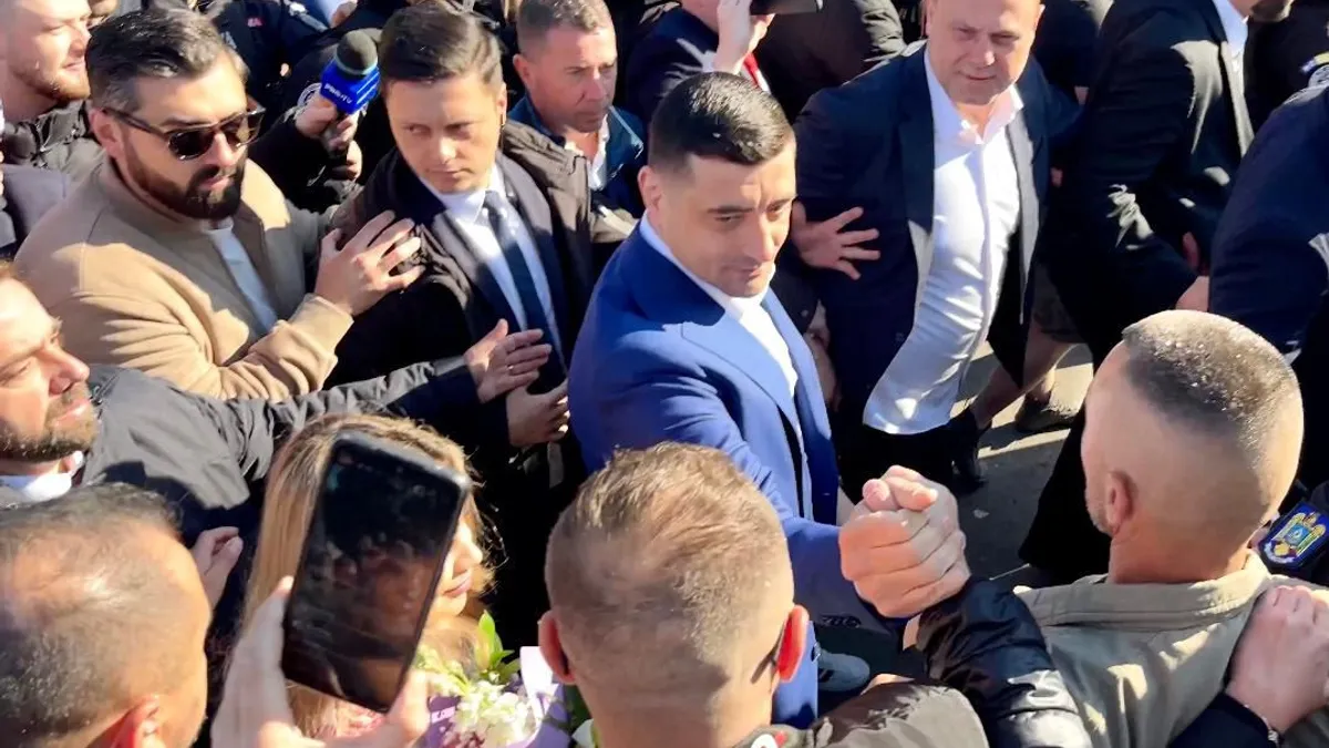 Simion și-a adus în Parlament gorilele private, ca să-l protejeze de presă Foto: Facebook Active News