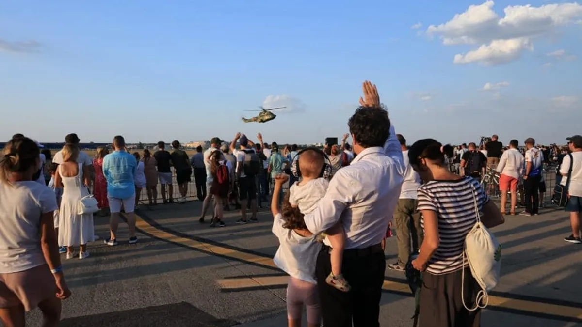 Nicușor Dan, favorit la casele de pariuri Foto: Facebook Nicușor Dan