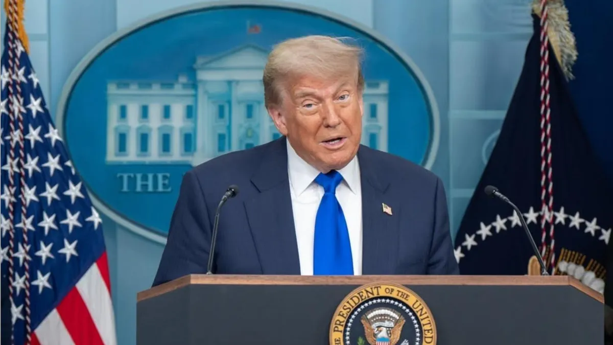 Trump, la cuțite cu Elon Musk (sursa: Facebook/The White House)