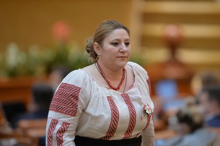 În timp ce Putin atacă Ucraina, Șoșoacă îndeamnă România să revendice Bucovina de Nord. Val de critici din partea propriilor fani