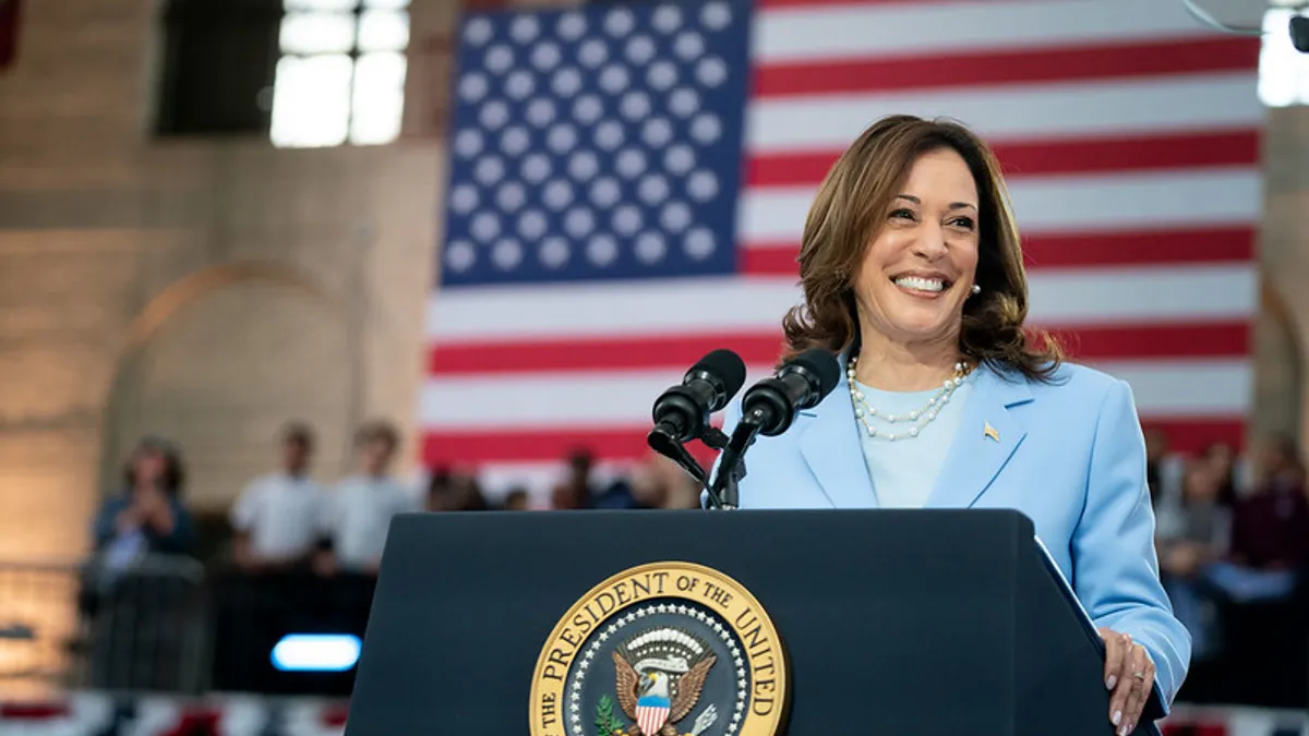 Kamala Harris, apărătoarea clasei de mijloc (sursa: Facebook/Kamala Harris)