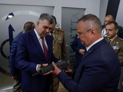 Ciolacu și Ciucă au dat o șpagă electorală camuflată într-un spor de dronă (sursa: Inquam Photos/Octav Ganea)
