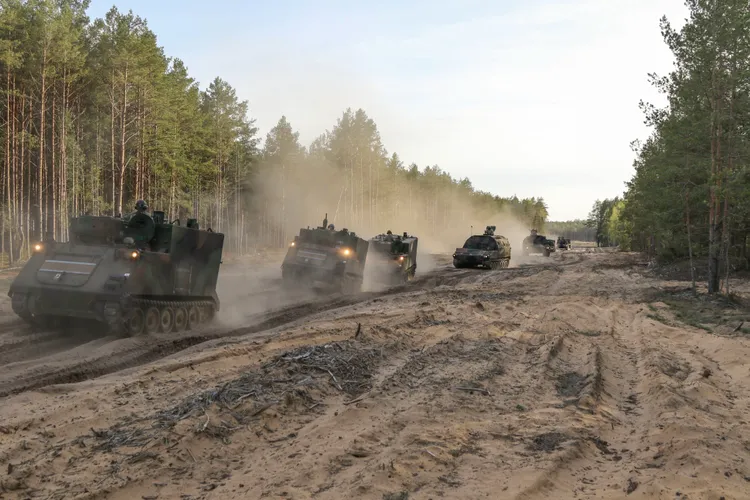 Statele baltice vor mai multe trupe NATO la granița cu Rusia Foto: Twitter National Guard