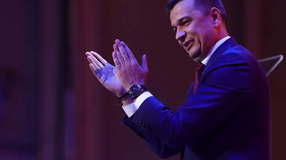 Grindeanu și-a secretizat numărul de like-uri, pe Facebook, ca să nu se știe câți râd de el Foto: Inquam/Ganea