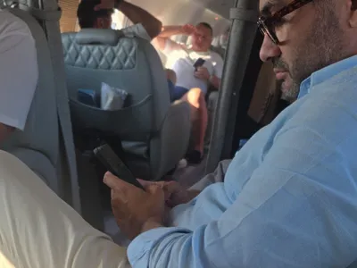 FOTO Social-democratul Florin Manole se lăfăie în avionul privat spre Mykonos - USR
