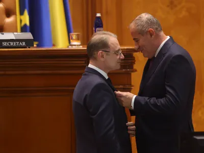 VIDEO Prisacariu și Marian discută, la podcastul „Cum e, de fapt?”, despre guvernul Luca Neacșulescu (sic!)