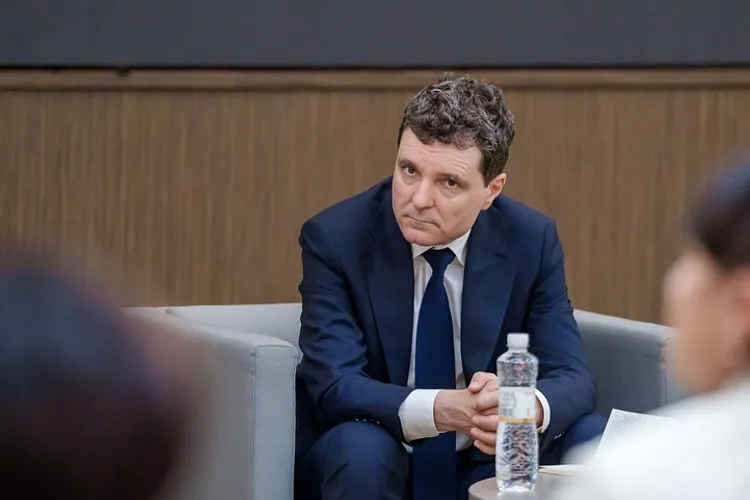 Nicușor Dan, exemplu în Financial Times despre cum pot fi opriți populiștii Foto: Facebook