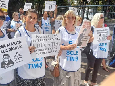 Începutul școlii marcat de protestele profesorilor (sursa: Facebook/Fsli Romania)