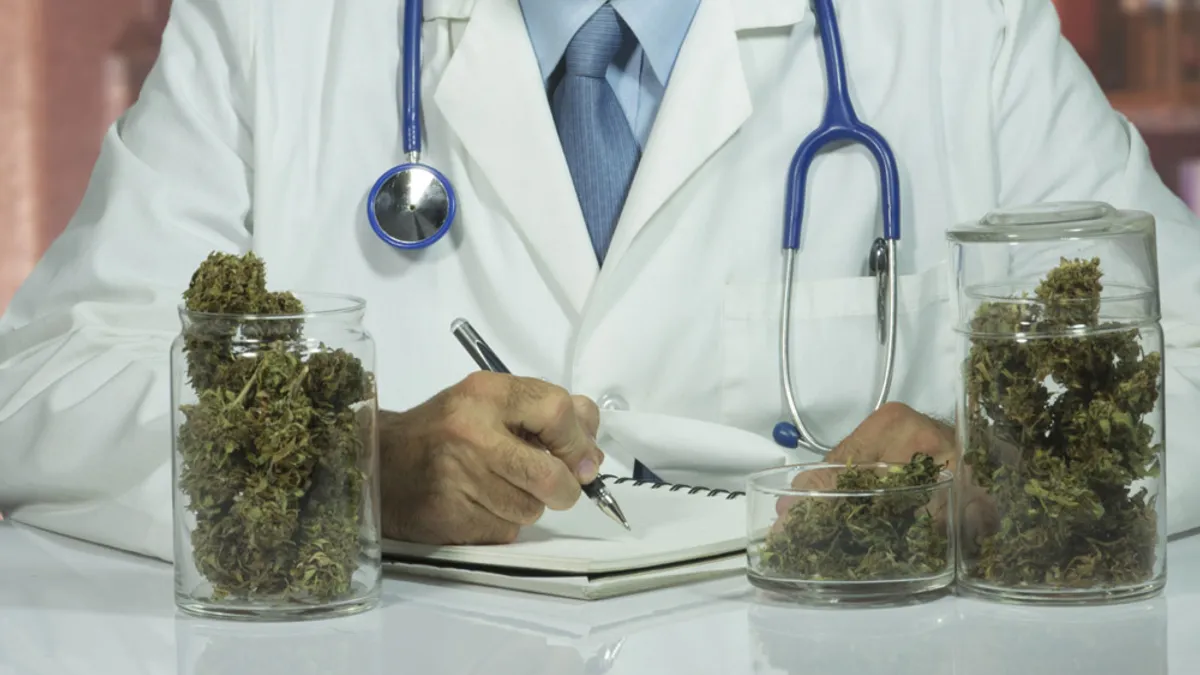 Medici rezidenți s-ar droga cu cocaină (sursa: ziaruldeiasi.ro)