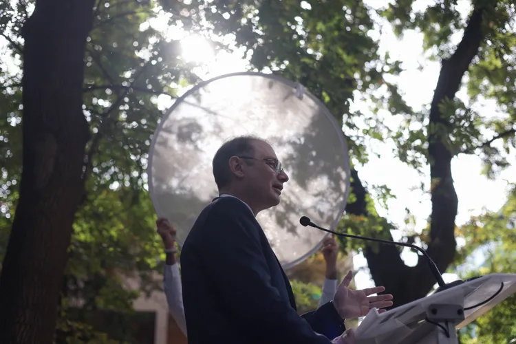 Primele semnale privind proiectele financiare ale lui Luca Niculescu: pe cine vrea la Finanțe, ce face cu pensiile și ce ajutoare are în vedere