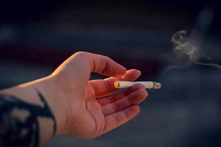 Primăria Iași restricționează fumatul în public (sursa: Pexels/Irina Iriser)