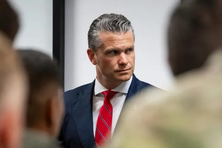 Rusia, amenințată de șeful Pentagonului (sursa: Facebook/Pete Hegseth)