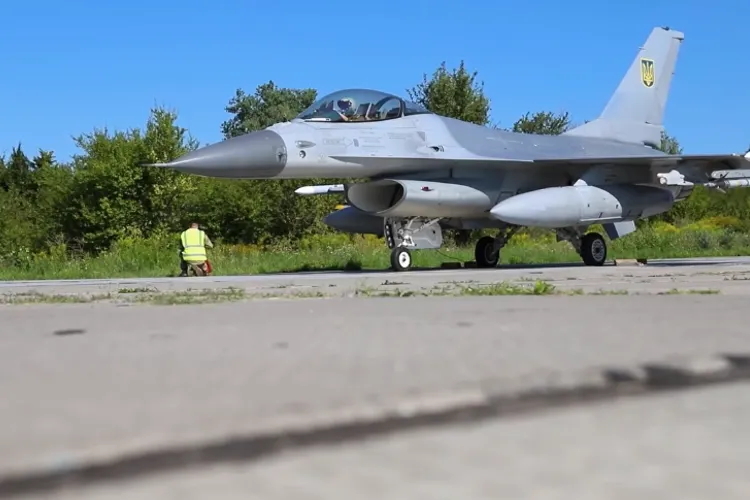 Primele F-16 au ajuns în Ucraina (sursa: Facebook/Volodimir Zelenski)