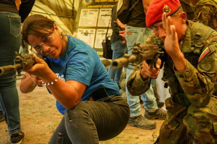 Președintele Maduro cheamă civilii la luptă (sursa: Facebook/Nicolás Maduro)