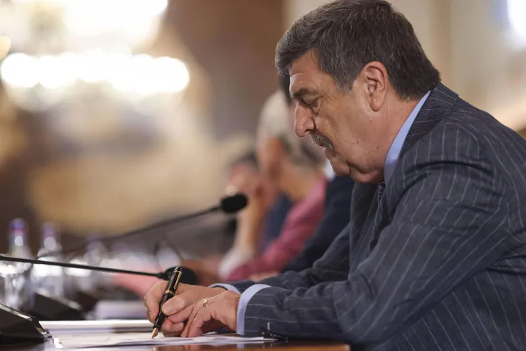 Toni Greblă și-a mărit ilegal salariul de șef al AEP cu mii de euro lunar, Curtea de Conturi spune că va discuta cazul