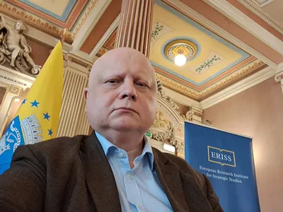 Profesorul Carp: Pozele lui Lasconi, putiniste (sursa: Facebook/Carp Radu)