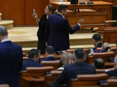 USR și AUR vor ataca la CCR modificările la Regulamentul Camerei Deputaților Foto: Inquam/ Octav Ganea