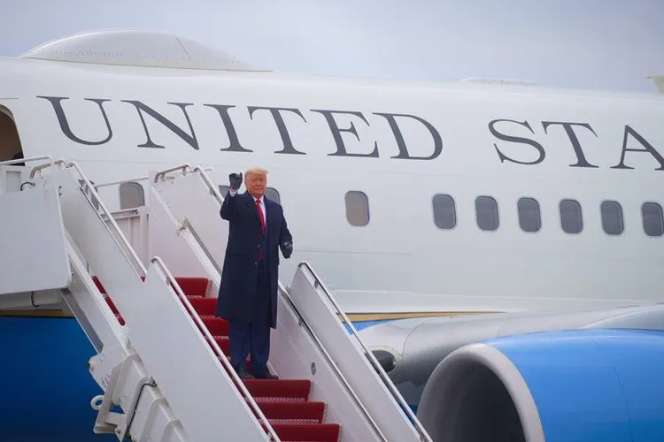 Posibilă retragere a SUA din NATO (sursa: Facebook/Donald J. Trump)