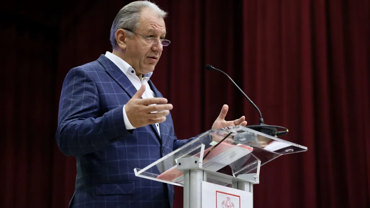 În 1980 spăla rufe, acum e suspectat că spală banii: biografia halucinantă a baronului PSD Moldovan Foto: PSD