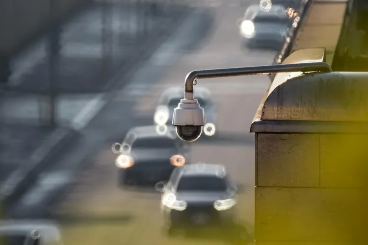 Camerele video devin radare fixe (sursa: Pexels/tommy picone)