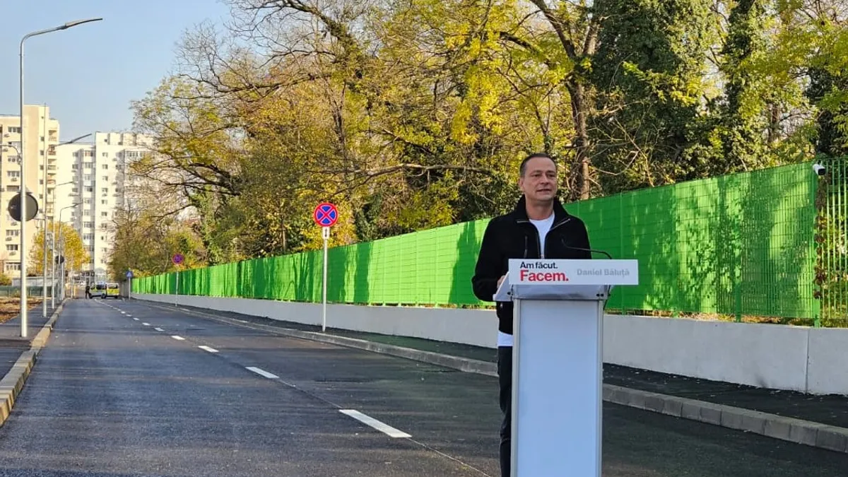 Băluță se laudă cu 500 de metri de stradă banală care a costat aproape cât o autostradă la câmpie Foto: Primăria Sector 4