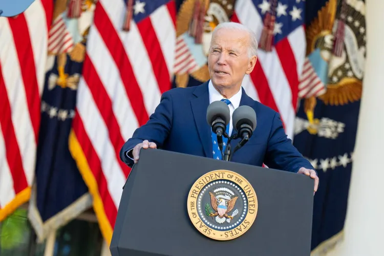 Biden oferă un nou ajutor Ucrainei (sursa: Facebook/The White House)