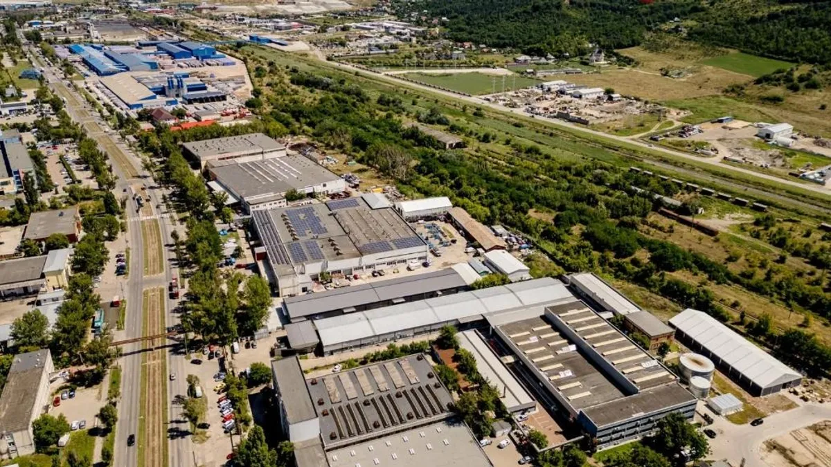 Fosta fabrică Benetton, scoasă la vânzare (sursa: ziaruldeiasi.ro)