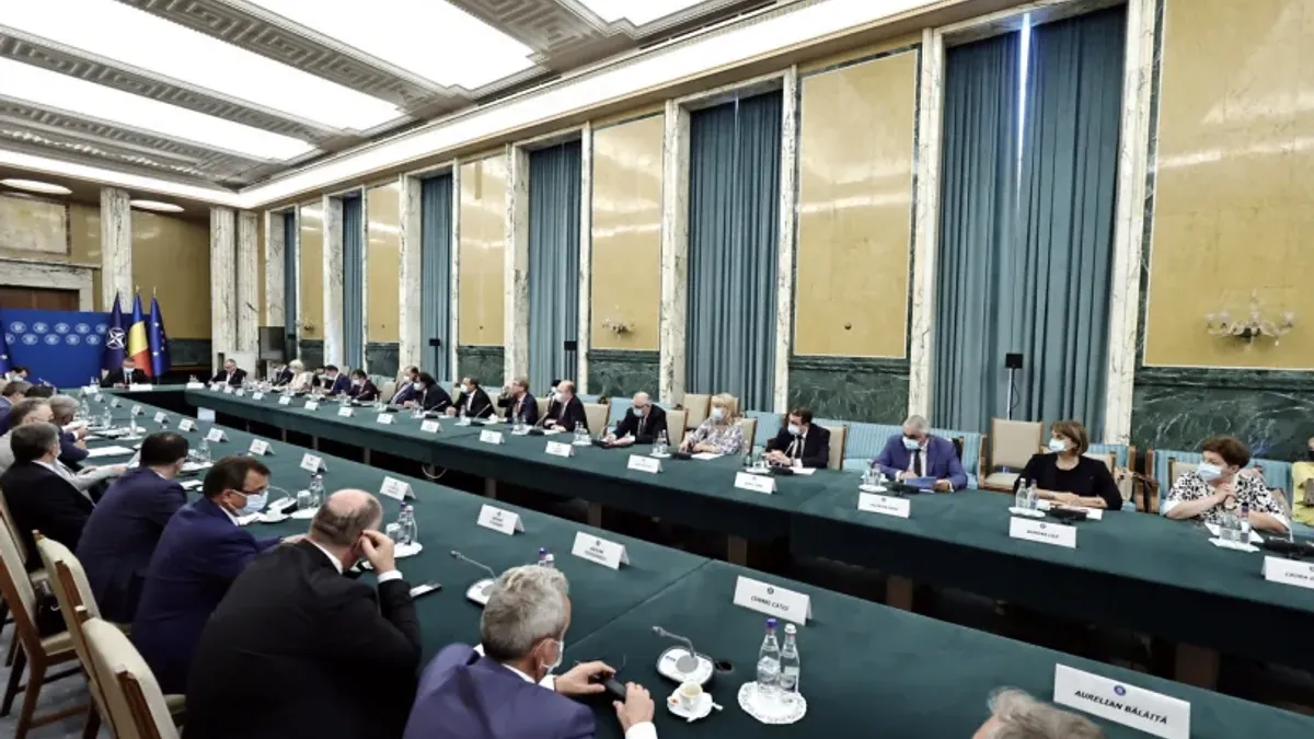 Rectorii din România, pisicuți cu Ciucă (sursa: gov.ro)