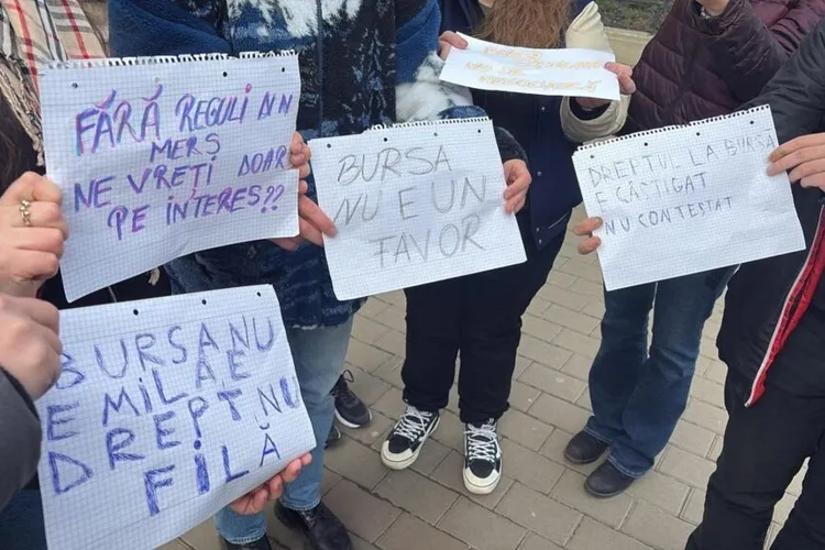 Studenți de 10 nu primesc bursă, dar unii restanțieri - da. Cum s-a ajuns la această aberație