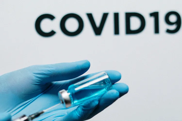 Pensionară antivaccinistă, amendată pentru protest neautorizat (sursa: Pexels/cottonbro studio)