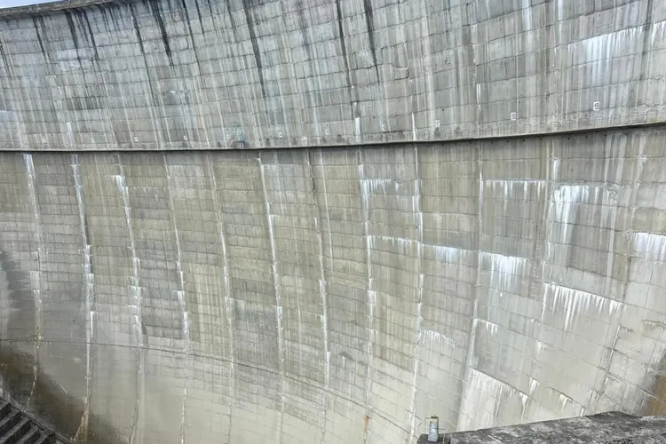 Barajul Paltinu funcționează normal, anunță Apele Române (sursa: Facebook/Apele Române)