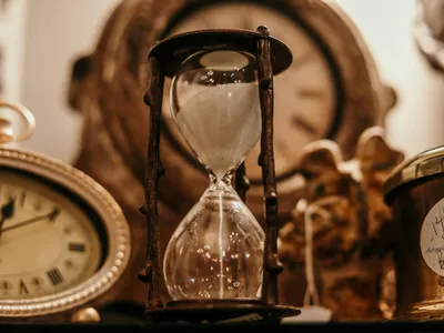 Trecerea la ora de iarnă 2025 (sursa: Pexels/Jordan Benton)