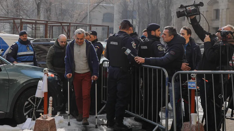 Pe Călin Georgescu l-a apucat mersul la toaletă când l-au oprit procurorii Foto: Inquam/Madalina Norocea