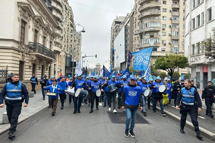 Sindicatele cer Guvernului să renunțe la 770 milioane euro din PNRR, adică jalonul privind salarizarea bugetarilor
