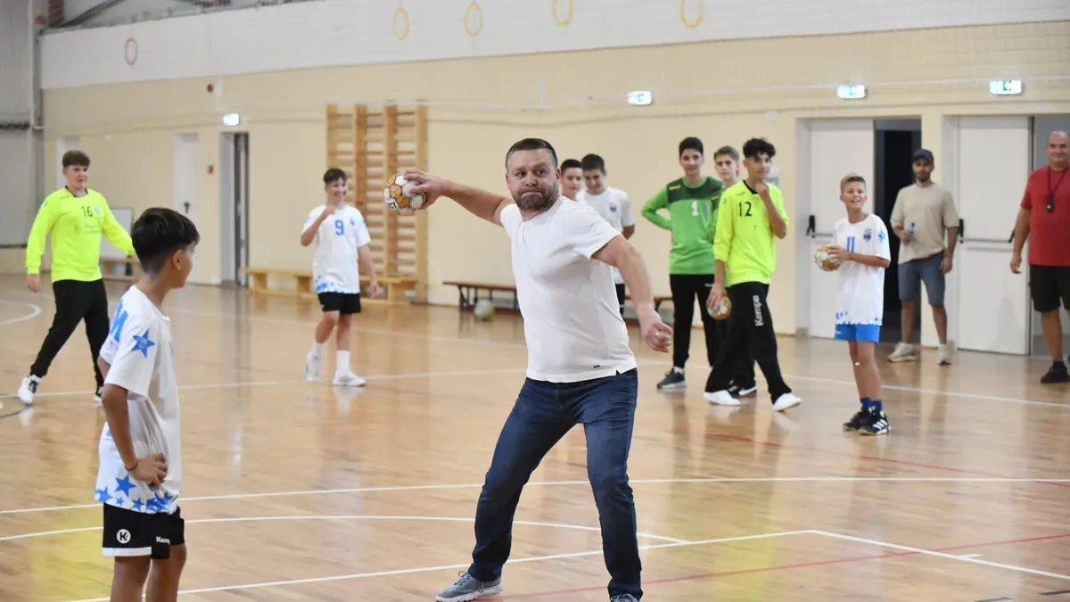 Intenția de vot pentru Ciucu, în creștere, potrivit CURS Foto: Facebook