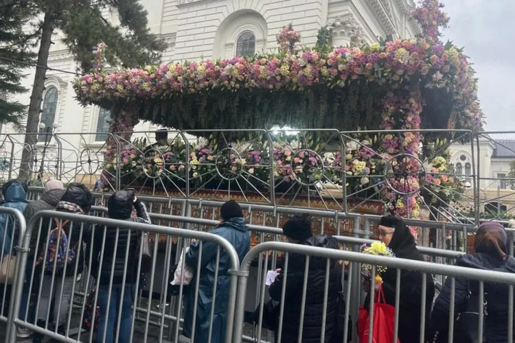 Autocare din Voluntari la pelerinajul Sfintei Parascheva (sursa: ziaruldeiasi.ro)