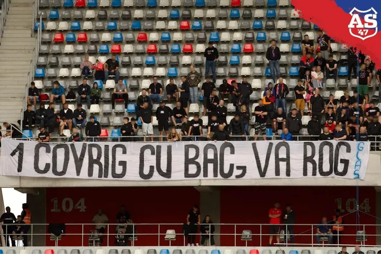 Galeria Steaua București își bate joc de Ciolacu Foto: Reddit