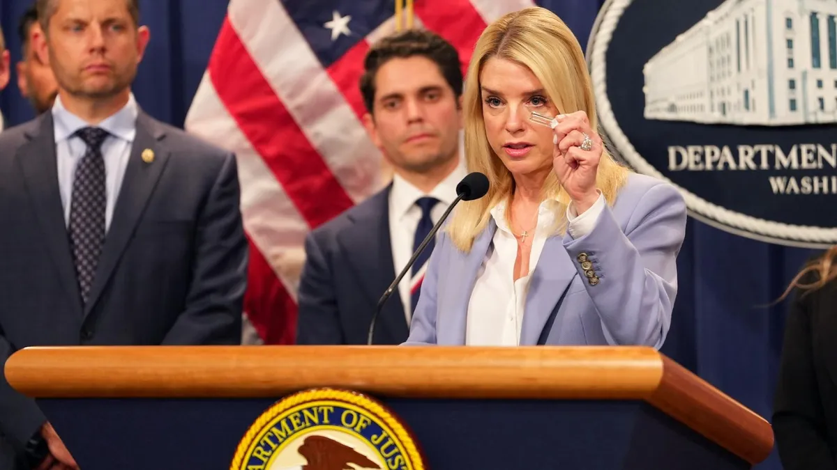 Avion american misterios aterizează la București (sursa: Facebook/The United States Department of Justice)