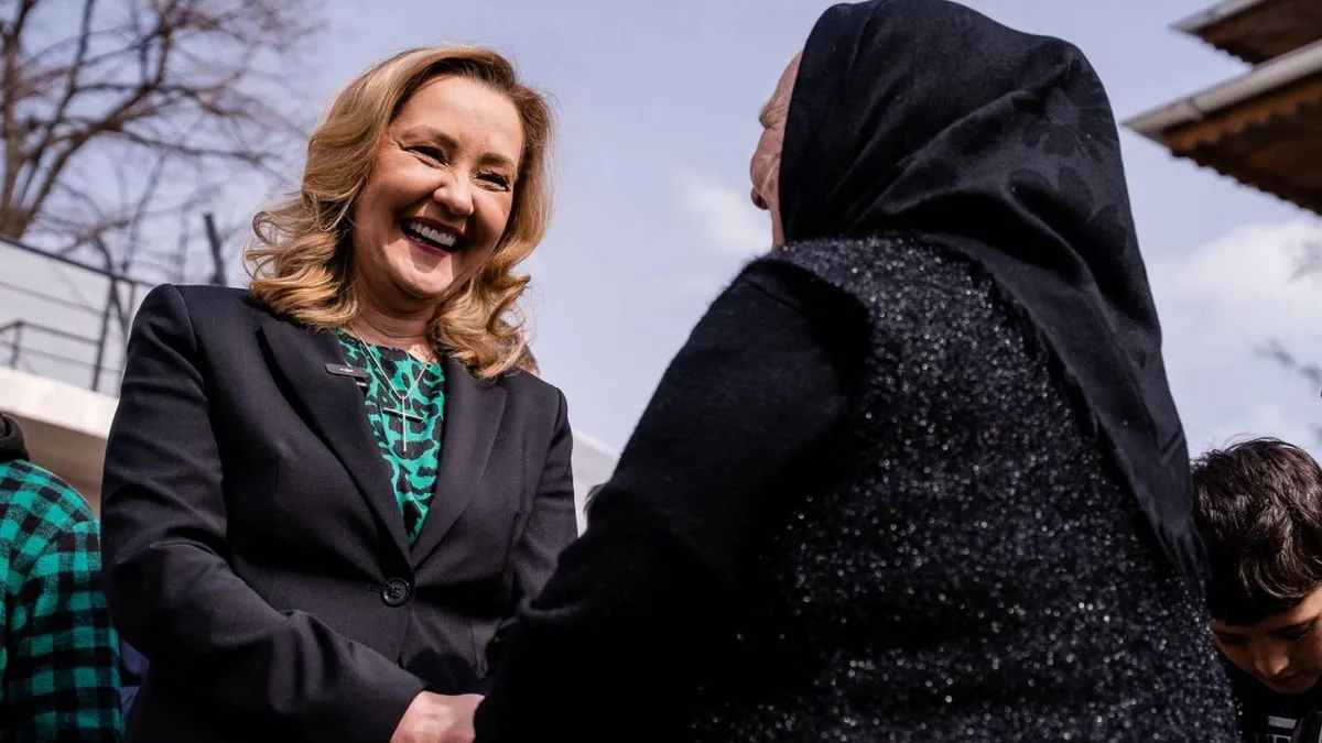 Lasconi vrea închiderea TikTok înaintea alegerilor (sursa: Facebook/Elena Lasconi)