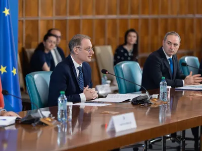 Atacuri în valuri PSD-AUR la Nazare, în timp ce ministrul de Finanțe insistă că nu crește cheltuielile „fără o sursă permanentă de finanţare”