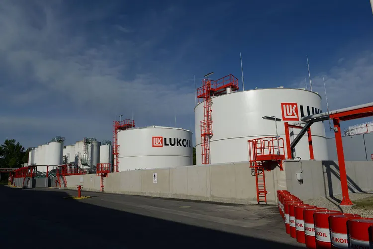 Exporturile rusești de petrol s-au prăbușit Foto: Lukoil