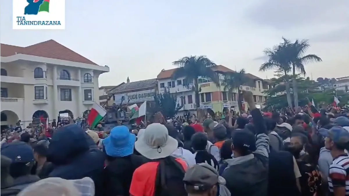 Proteste violente în Madagascar (sursa: X/Jon Elliot#FreeMadagascar)
